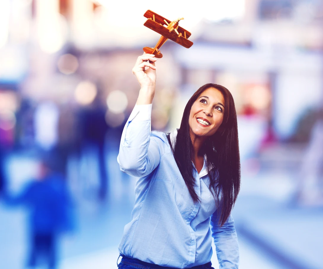 Pessoas em volta da mesa em reuniao